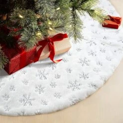 48 Inches Christmas Tree Skirt For Xmas Tree Holiday Party Decoration White Plush Gold Sequin Snowflake (Silver)